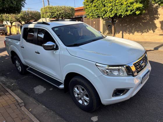 NISSAN FRONTIER 2.3 16V TURBO DIESEL XE CD 4X4 AUTOMÁTICO